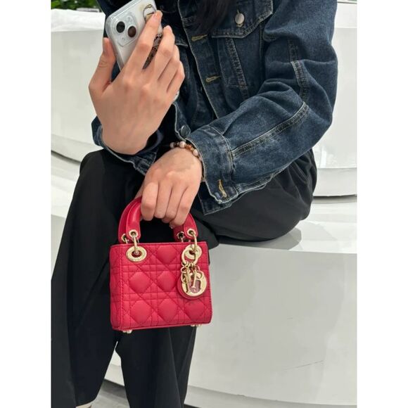 Dior Women Pre-Loved Bag Very Good Condition - Picture 4 of 5